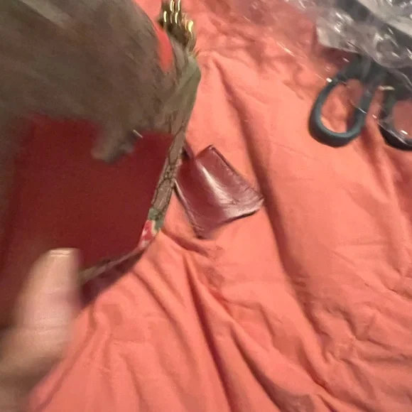 Gucci Padlock Shoulder Bag - Picture 3 of 9